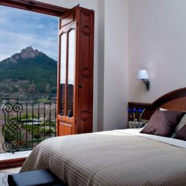 Hotel San Sebastián Hospedería，位于希耶萨的酒店