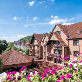 Hotel am Kurpark，位于巴特赫尔斯费尔德的酒店