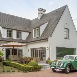 Villa Magdalena Eeklo，位于埃克洛的酒店
