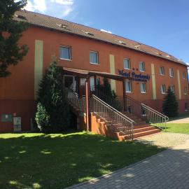 Hotel Pawłowski，位于兹戈热莱茨的酒店