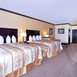 Best Western Plus Royal Mountain Inn & Suites,位于阿森斯的酒店