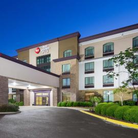 Best Western Plus Birmingham Inn & Suites，位于伯明翰的酒店