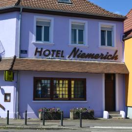 Hotel Restaurant Niemerich，位于皮尔韦尔桑的酒店