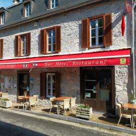 Logis Hôtel Restaurant Auberge de l'Isard，位于圣拉里的酒店