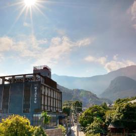 Reikei Hot Spring Resort，位于白河的酒店