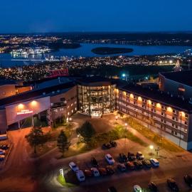 Hotell Södra Berget，位于松兹瓦尔的酒店