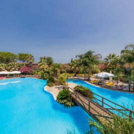 Oleandri Resort Paestum，位于帕埃斯图姆的酒店