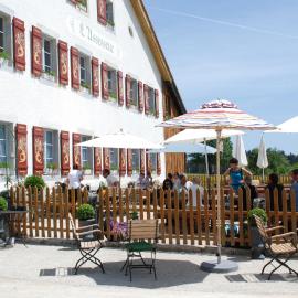 Auberge de l'Assesseur - Mont-Soleil，位于Saint-Imier的酒店