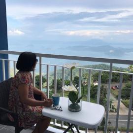 Taal View Condo by Liza，位于大雅台的酒店