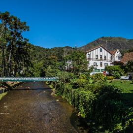 Hotel Bucsky，位于新弗里堡的酒店
