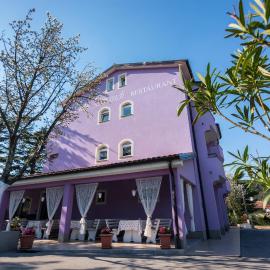 Hotel Villa Sandi - free parking，位于卡维勒的酒店