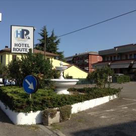 Hotel Route 9，位于卡代奥的酒店