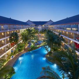 Ramada Encore by Wyndham Seminyak Bali，位于塞米亚克的酒店