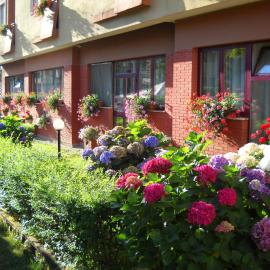 Hotel Ristorante Giardino，位于阿巴迪亚圣萨尔瓦托雷的酒店