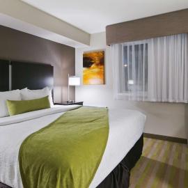 Best Western Harvest Inn & Suites，位于格兰福克的酒店