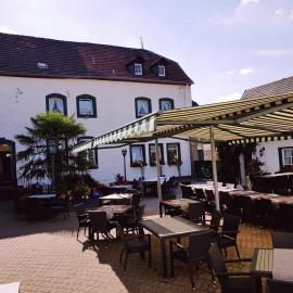 Hotel Restaurant Jägerhof,位于都伦-埃菲尔的酒店