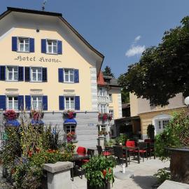 Hotel Krone，位于施伦斯的酒店