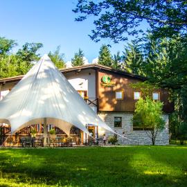 Hotel Rakov Skocjan,位于采尔克尼察的酒店