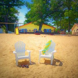 Gold Coast Family Cottages，位于Oscoda的酒店