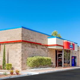 Days Inn by Wyndham Bradenton - Near the Gulf，位于布雷登顿的酒店
