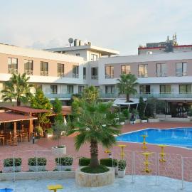 Te Stela Resort & SPA，位于地拉那的酒店