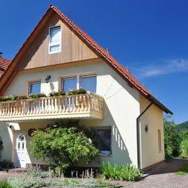 Pension "AM RENNSTEIG"，位于艾森纳赫的酒店