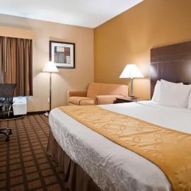 Best Western Plaza Hotel Saugatuck，位于索格塔克的酒店