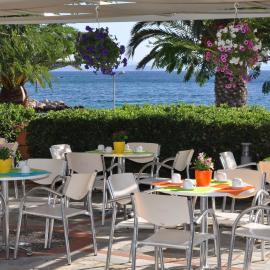 Kyveli Hotel Apartments，位于弗隆塔多斯的酒店