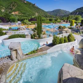 Camping RCN Val de Cantobre，位于Cantobre的酒店