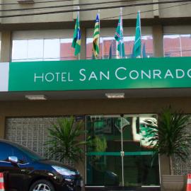 Oft San Conrado Hotel，位于戈亚尼亚的酒店