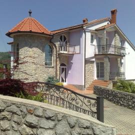 Villa Laurea，位于洛夫兰的酒店