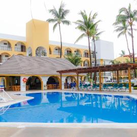 Costa Alegre Hotel & Suites，位于瓜亚比托斯的酒店