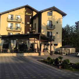 Best Hotel，位于胡内多阿拉的酒店