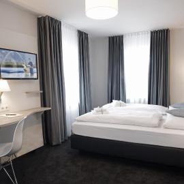Hotel Alter Wirth，位于格雷茨里德的酒店