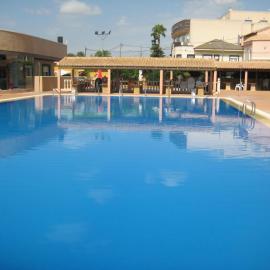 Hospedium Hotel Los Periquitos,位于福尔图纳的酒店