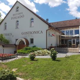 Belvárdi Fogadó，位于Belvárdgyula的酒店