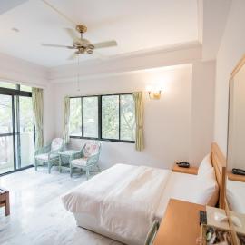 Hu Shan Hot Spring Hotel，位于泰安乡的酒店