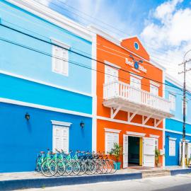 Bed & Bike Curacao - Pietermaai,位于威廉斯塔德的酒店