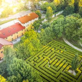 HOTEL I RESTAURACJA BROCHÓW，位于弗罗茨瓦夫的酒店