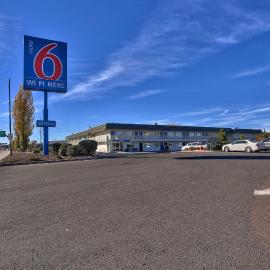 Motel 6-Flagstaff, AZ - Butler，位于弗拉格斯塔夫的酒店