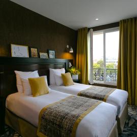 Hotel de Neuville Arc de Triomphe