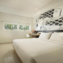 Grandmas Plus Hotel Airport，位于库塔的酒店