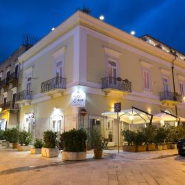 Palazzo Bonomi，位于比谢列的酒店