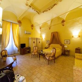 Palazzo Guiderocchi，位于阿斯科利皮切诺的酒店