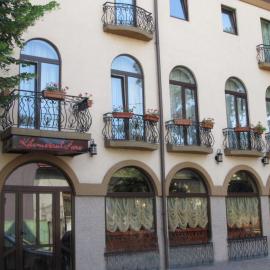 Hotel Kilometrul Zero,位于Drăgăşani的酒店