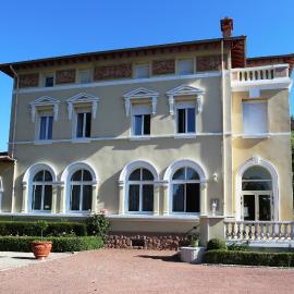 Château Blanchard，位于Chazelles-sur-Lyon的酒店