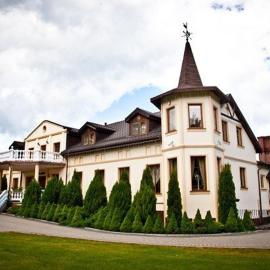 Dworek Dębówko，位于巴尔托希采的酒店