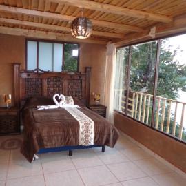 ZIRAHUÉN CUIN Habitaciones Rústicas，位于兹拉胡恩的酒店