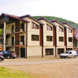 Pensiunea Mirela Peștera Urșilor，位于Chişcău的酒店