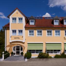 Hotel Alter Wirt，位于哈尔伯格摩斯的酒店